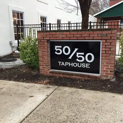 Monument / Pylon Signs